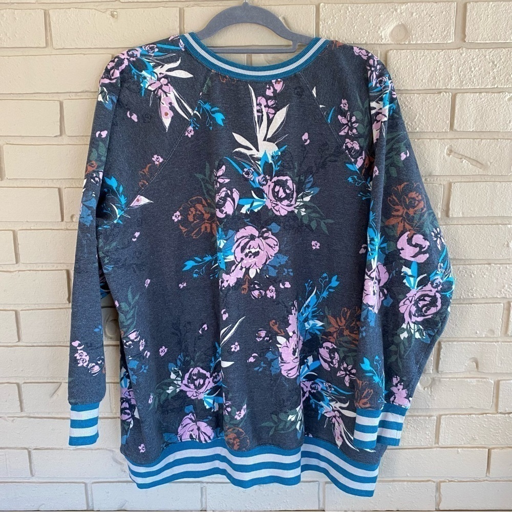 Torrid Classic Fit Cozy Fleece Raglan Rib Trim Crew Neck Sweatshirt Plus Size 2 - Picture 4 of 9